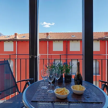 Mimosa Apartment *