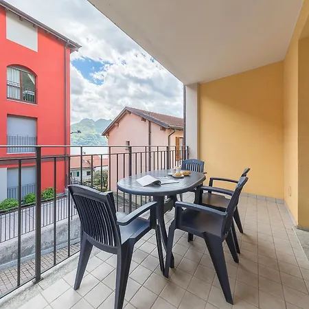 Mimosa Apartment *