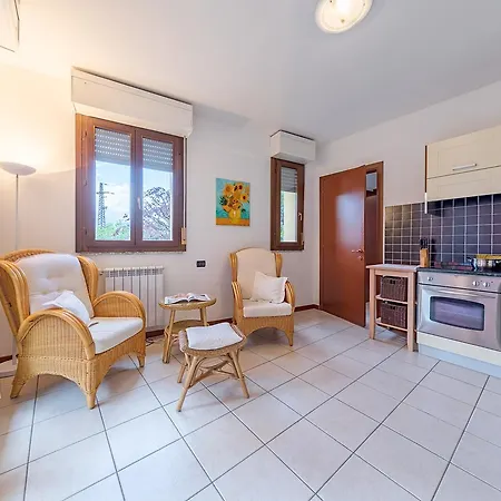 Mimosa Apartment *
