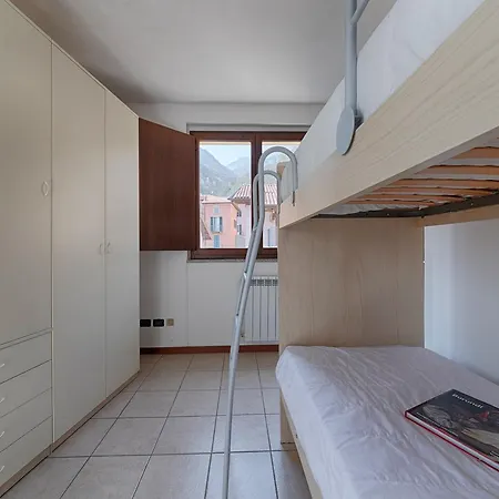 Mimosa Apartment *