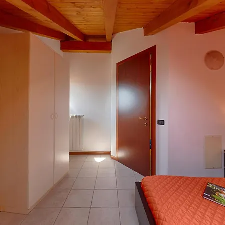 Mimosa Apartment *