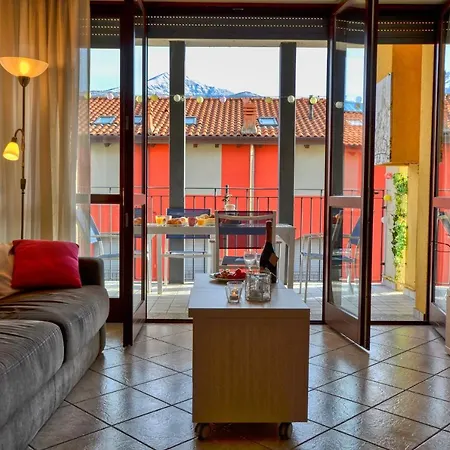 Mimosa Apartment *